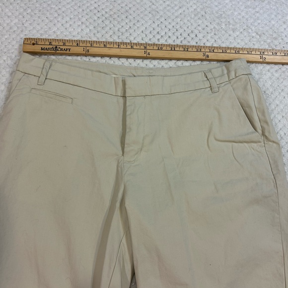 Patagonia women’s shorts perfect for summer weekend. - Picture 2 of 8